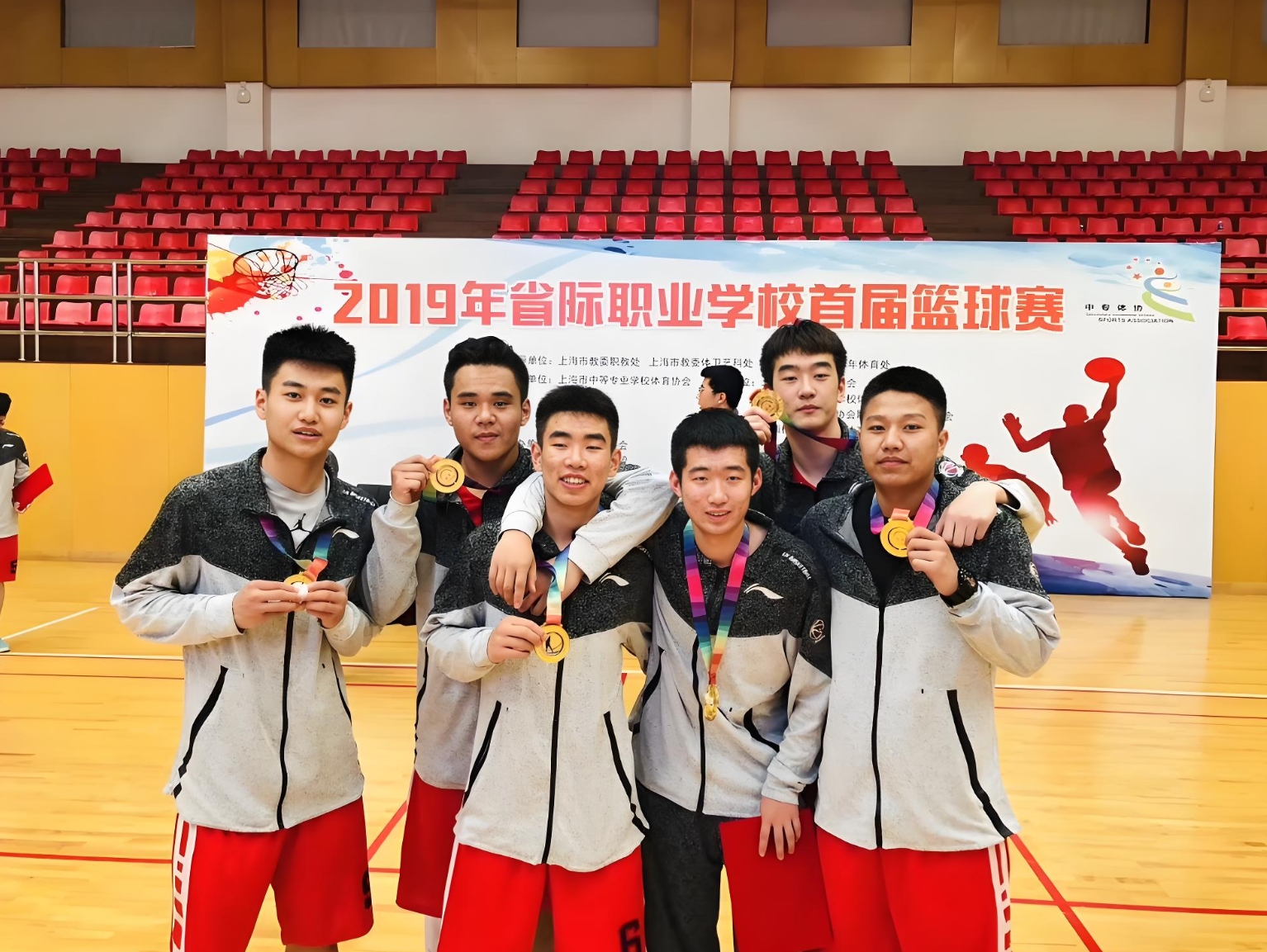 中专毕业生风采